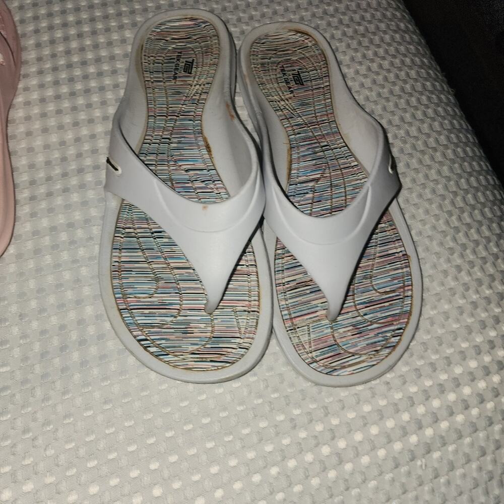 TEK GEAR EUC WOMEN'S SIZE XL 11 FLIPFLOP SANDALS